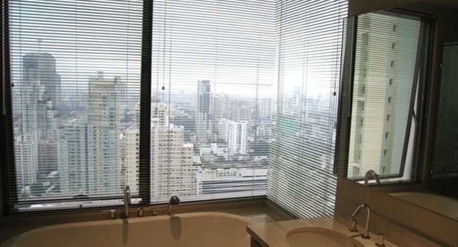 À vendre 2 chambres condo à Khlong Toei, Bangkok