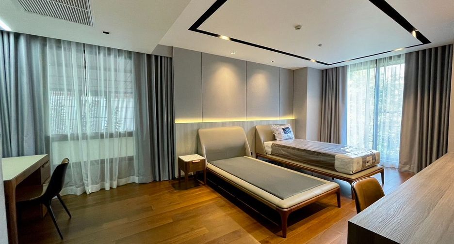 For rent 2 bedrooms apartment in Khlong Toei, Bangkok