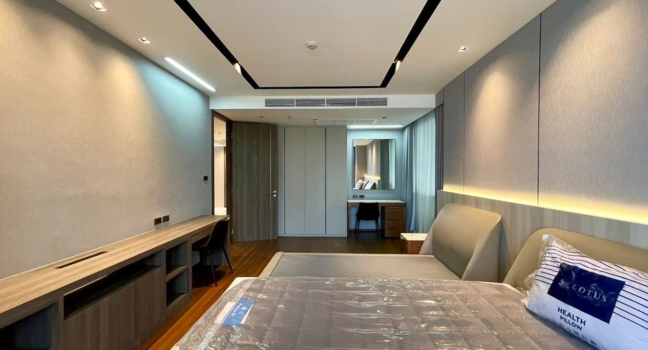 For rent 2 bedrooms apartment in Khlong Toei, Bangkok