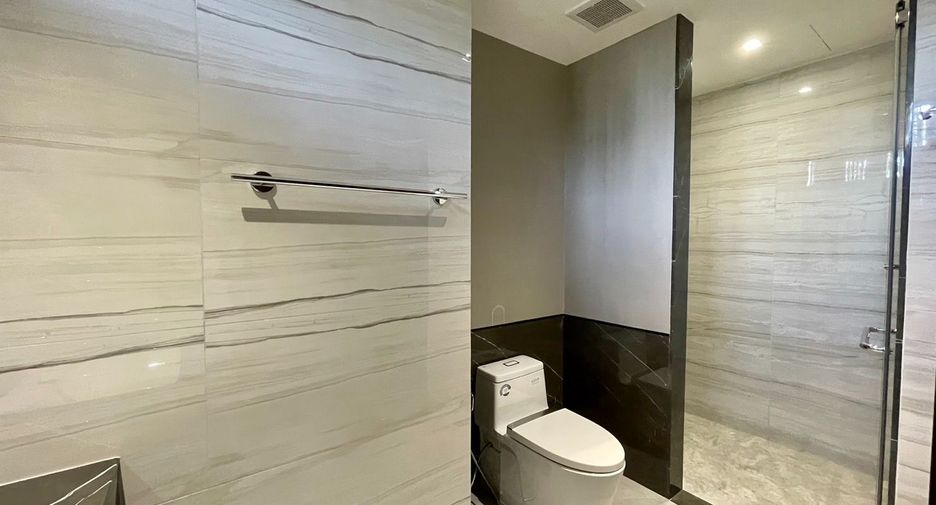 For rent 2 bedrooms apartment in Khlong Toei, Bangkok