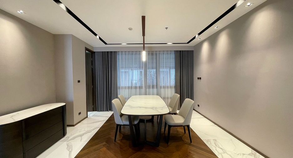 For rent 2 bedrooms apartment in Khlong Toei, Bangkok