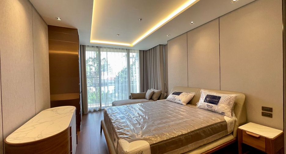 For rent 2 bedrooms apartment in Khlong Toei, Bangkok