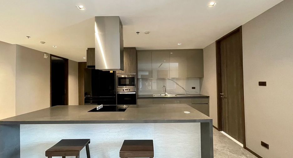 For rent 2 bedrooms apartment in Khlong Toei, Bangkok