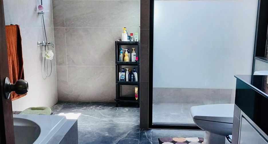 Haus zur Miete mit 3 Zimmer in Bang Lamung, Chonburi