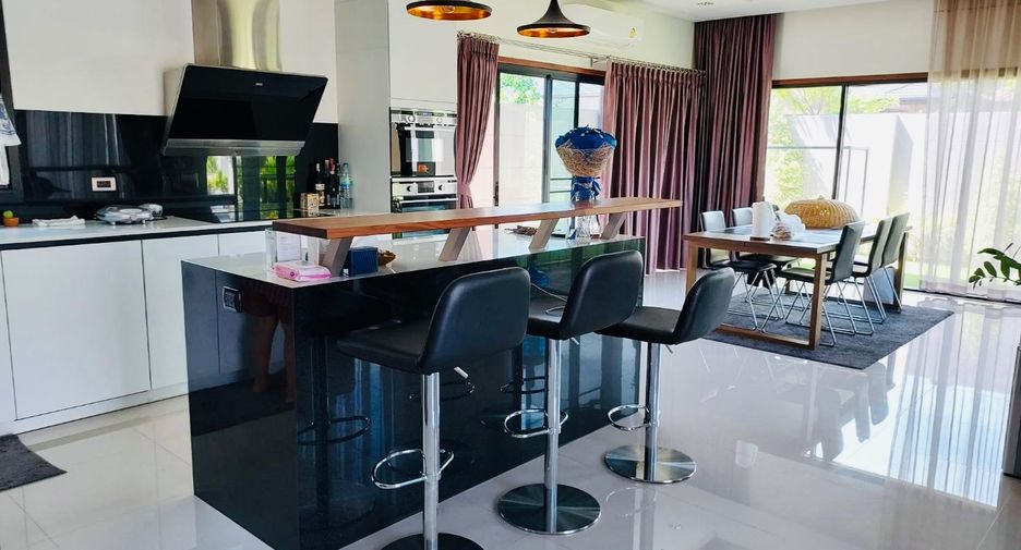 Haus zur Miete mit 3 Zimmer in Bang Lamung, Chonburi