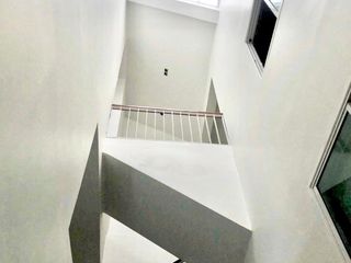 For sale 3 ベッドルーム townhouse in Khlong Toei, Bangkok