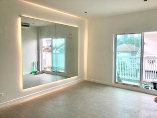 For sale 3 ベッドルーム townhouse in Khlong Toei, Bangkok