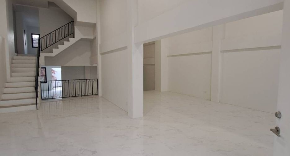 For sale 8 bedrooms retail Space in Prawet, Bangkok