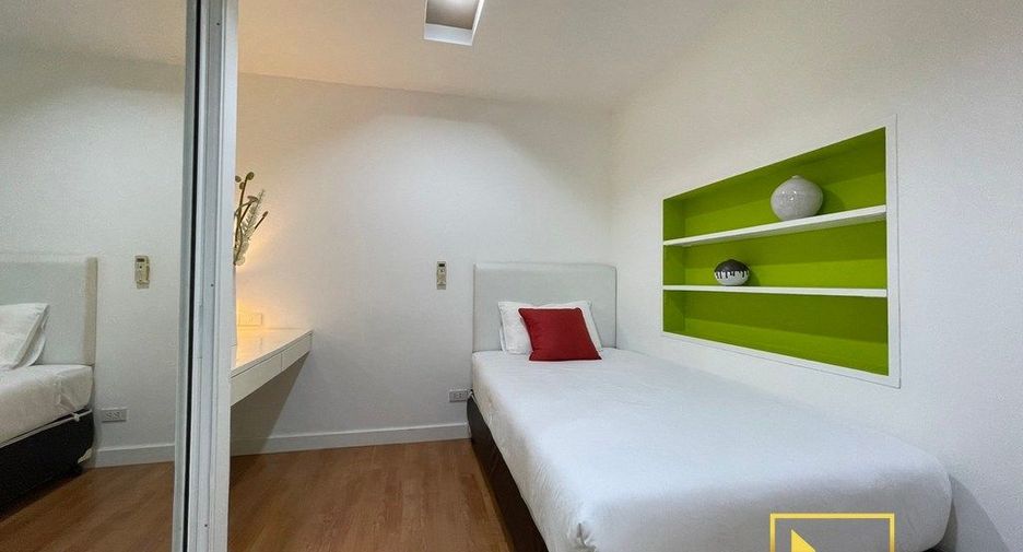 For rent 2 bedrooms apartment in Khlong Toei, Bangkok
