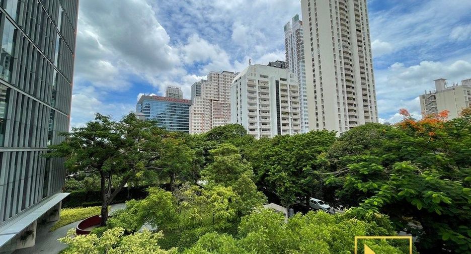 For rent 2 bedrooms apartment in Khlong Toei, Bangkok