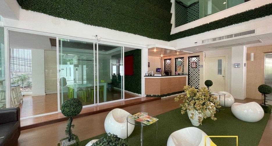 For rent 2 bedrooms apartment in Khlong Toei, Bangkok