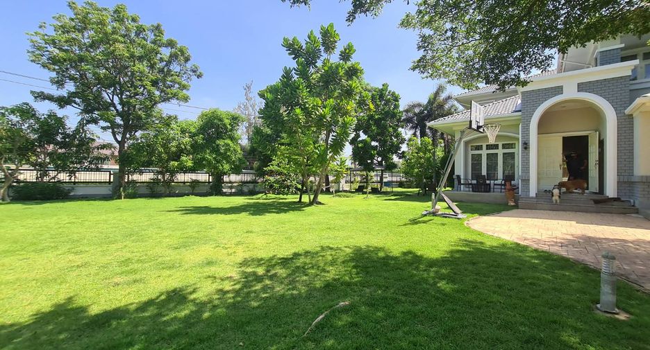 For rent 5 bedrooms house in Mueang Samut Prakan, Samut Prakan