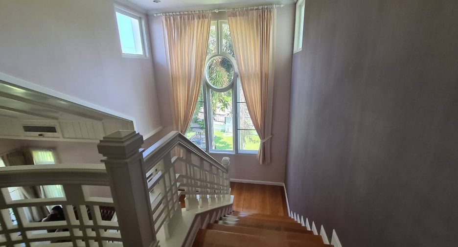 For rent 5 bedrooms house in Mueang Samut Prakan, Samut Prakan