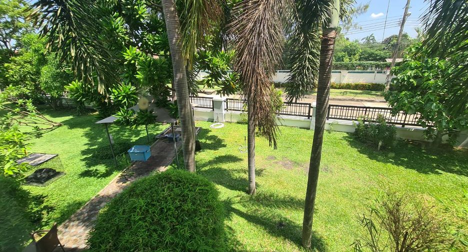 For rent 5 bedrooms house in Mueang Samut Prakan, Samut Prakan
