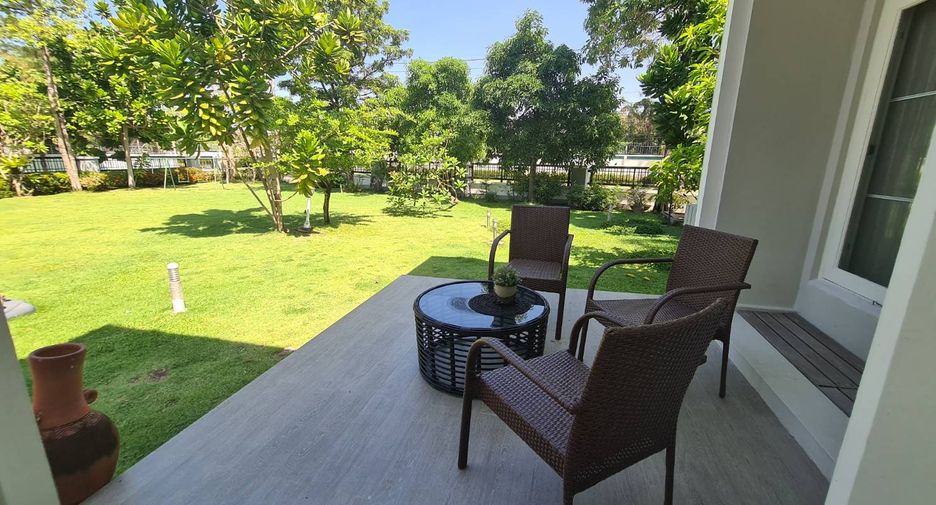 For rent 5 bedrooms house in Mueang Samut Prakan, Samut Prakan