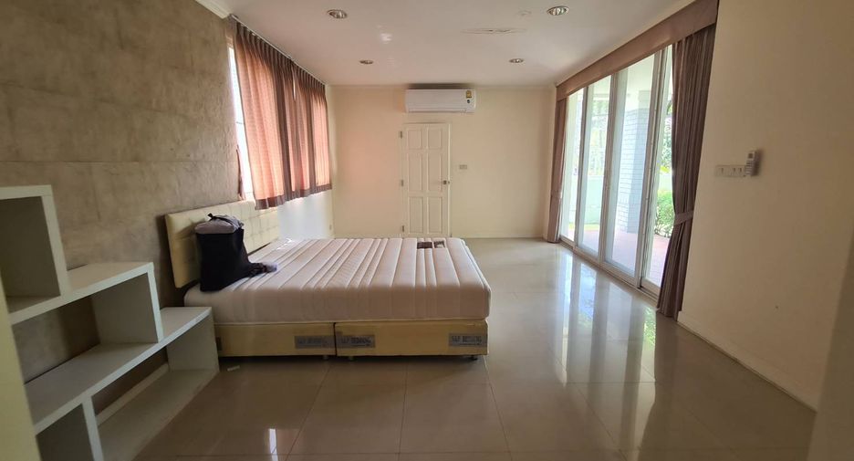 For rent 5 bedrooms house in Mueang Samut Prakan, Samut Prakan