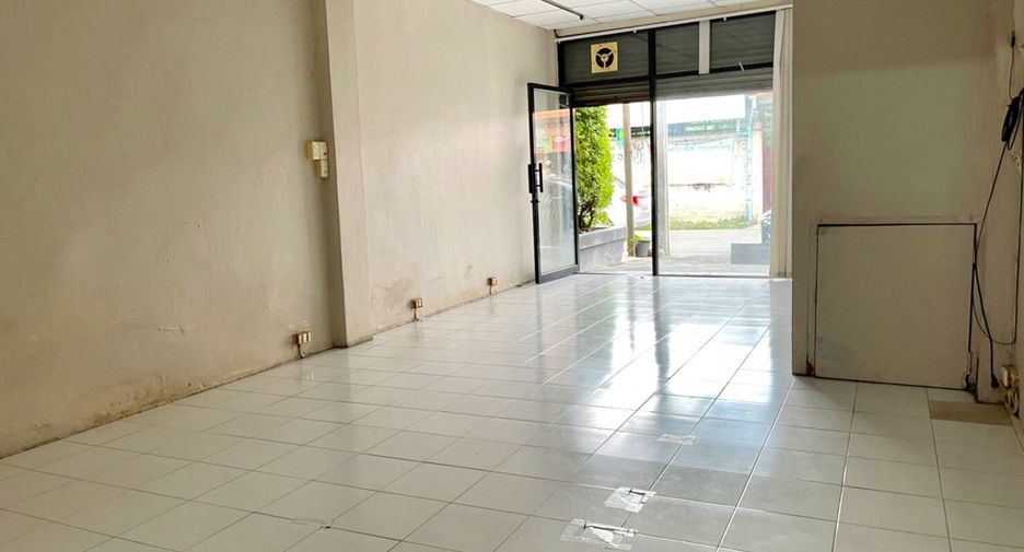 Gewerbefläche zur Miete und zum Kauf mit 3 Zimmer in Bang Khen, Bangkok