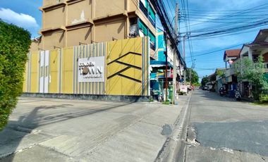 Gewerbefläche zur Miete und zum Kauf mit 3 Zimmer in Bang Khen, Bangkok