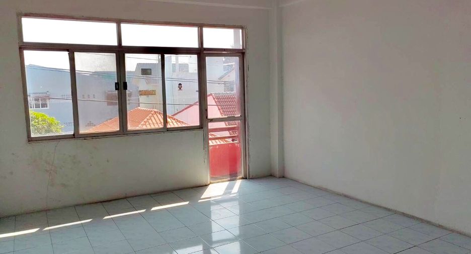 Gewerbefläche zur Miete und zum Kauf mit 3 Zimmer in Bang Khen, Bangkok