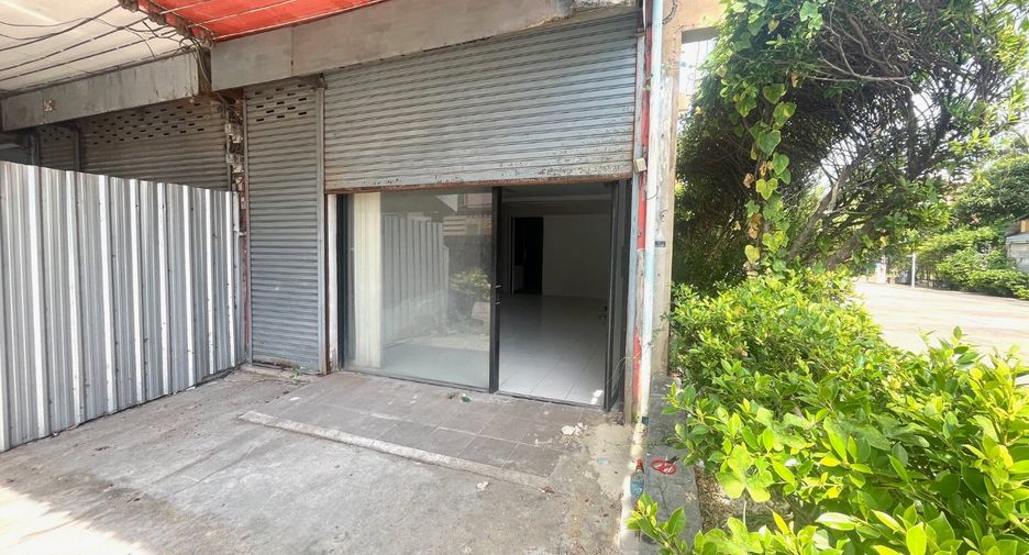 Gewerbefläche zur Miete und zum Kauf mit 3 Zimmer in Bang Khen, Bangkok
