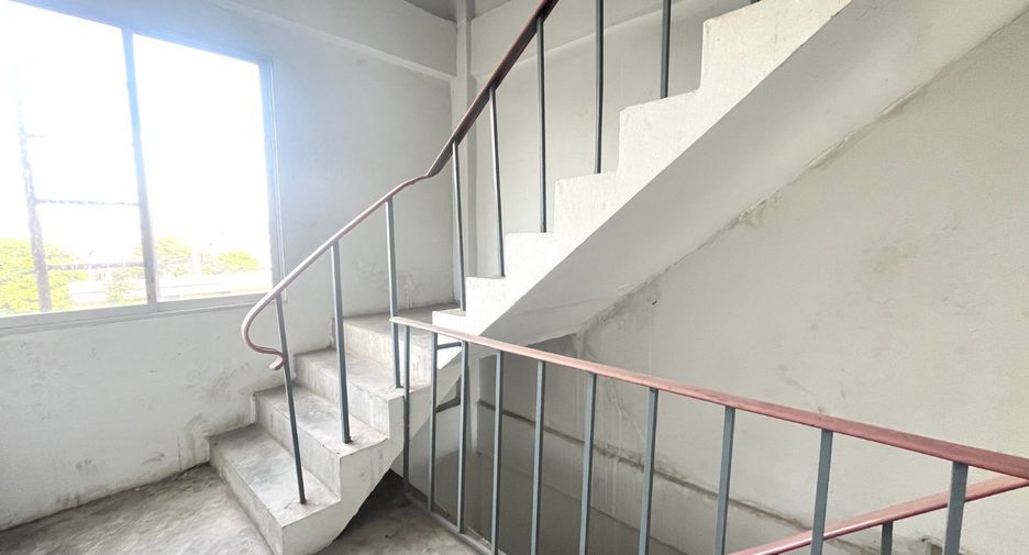Gewerbefläche zur Miete und zum Kauf mit 3 Zimmer in Bang Khen, Bangkok