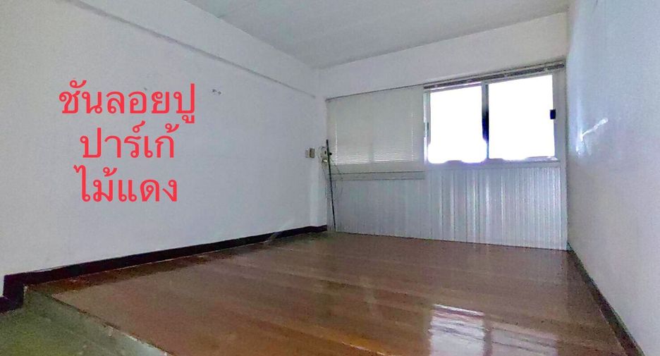 Gewerbefläche zur Miete und zum Kauf mit 3 Zimmer in Bang Khen, Bangkok