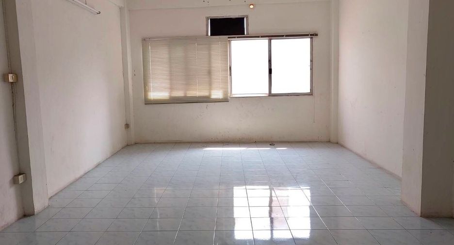 Gewerbefläche zur Miete und zum Kauf mit 3 Zimmer in Bang Khen, Bangkok