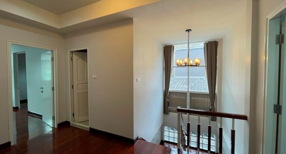 For rent 4 ベッドルーム house in Khlong Toei, Bangkok