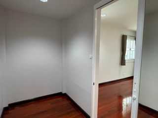 Casa en alquiler de 4 habitaciones en Khlong Toei, Bangkok