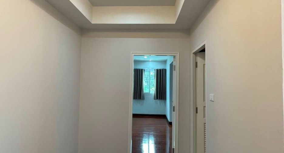 For rent 4 ベッドルーム house in Khlong Toei, Bangkok
