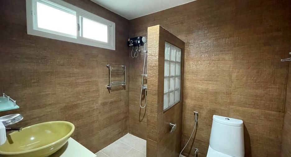 For rent 4 ベッドルーム house in Khlong Toei, Bangkok