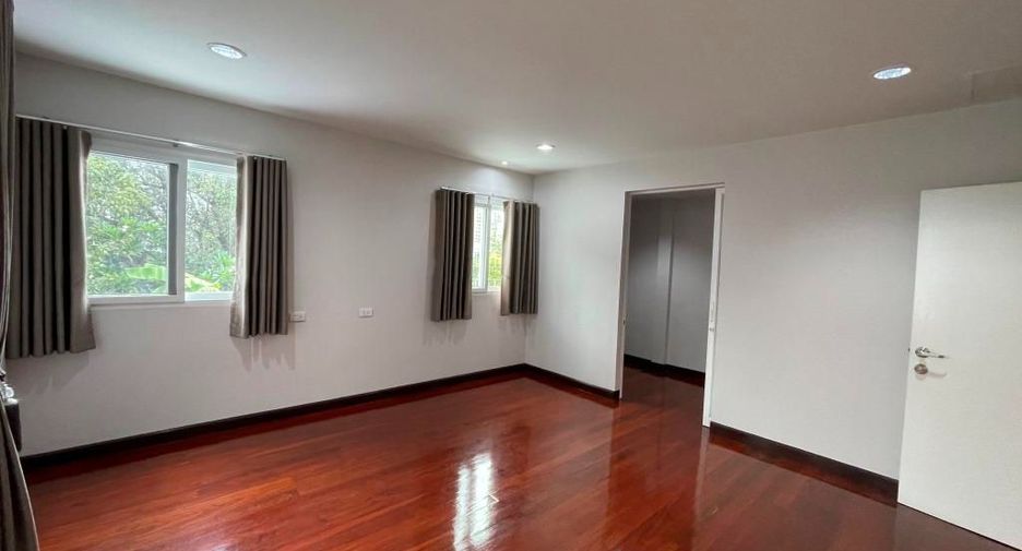 For rent 4 ベッドルーム house in Khlong Toei, Bangkok