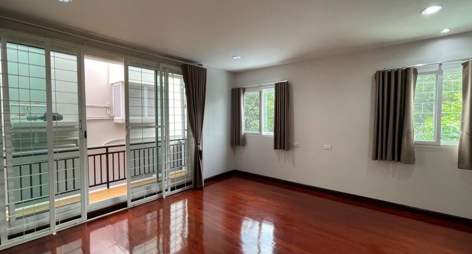 For rent 4 ベッドルーム house in Khlong Toei, Bangkok