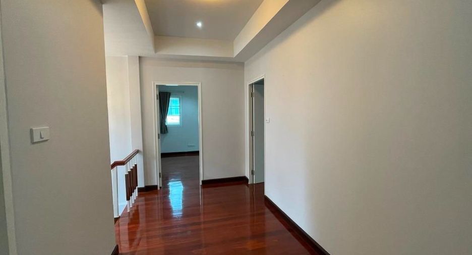 For rent 4 ベッドルーム house in Khlong Toei, Bangkok