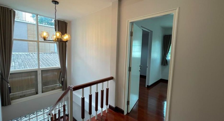 For rent 4 ベッドルーム house in Khlong Toei, Bangkok