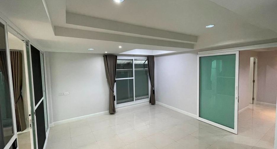 For rent 4 ベッドルーム house in Khlong Toei, Bangkok