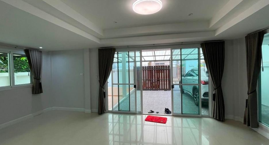 For rent 4 ベッドルーム house in Khlong Toei, Bangkok