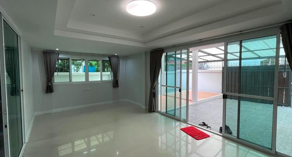 For rent 4 ベッドルーム house in Khlong Toei, Bangkok