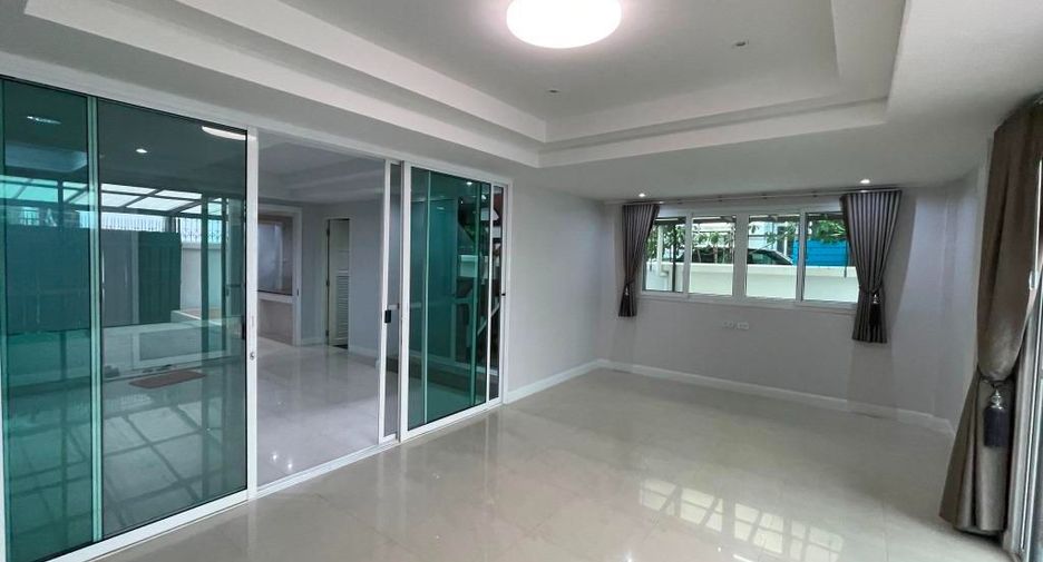 For rent 4 ベッドルーム house in Khlong Toei, Bangkok