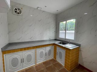 For rent 4 bedrooms house in Khlong Toei, Bangkok