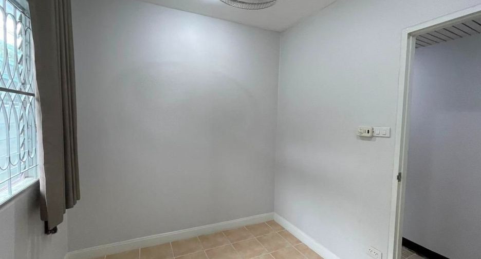 For rent 4 ベッドルーム house in Khlong Toei, Bangkok