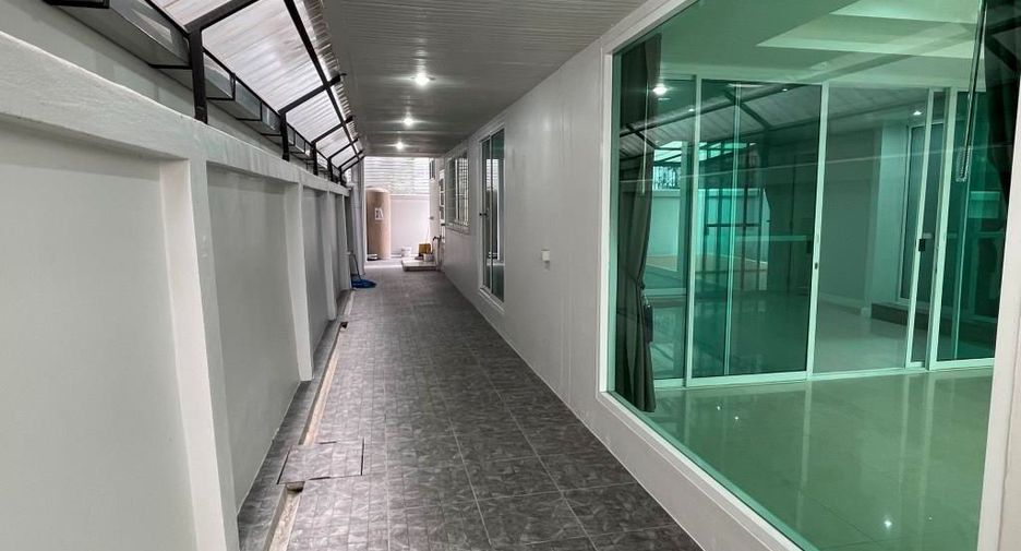 For rent 4 ベッドルーム house in Khlong Toei, Bangkok