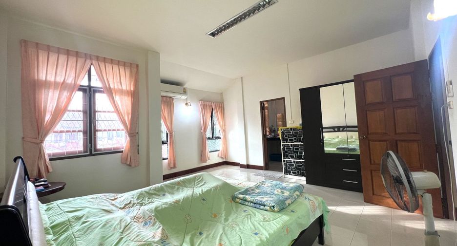 For sale 3 bed townhouse in Mueang Krabi, Krabi