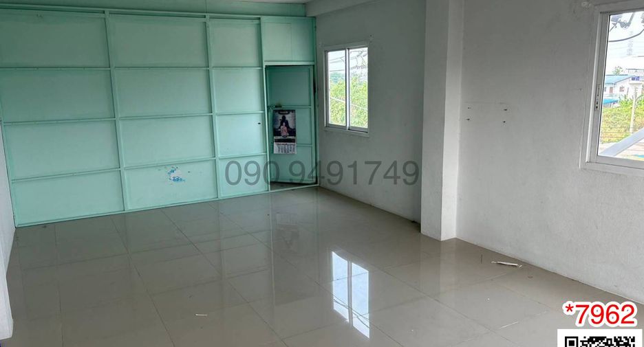 For sale 4 bed retail Space in Krathum Baen, Samut Sakhon