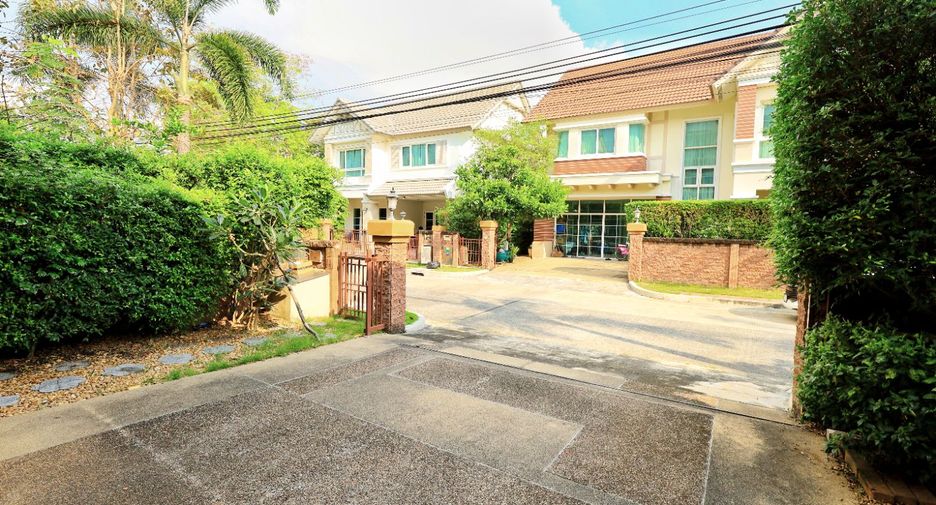 For sale 4 bedrooms house in Pak Kret, Nonthaburi