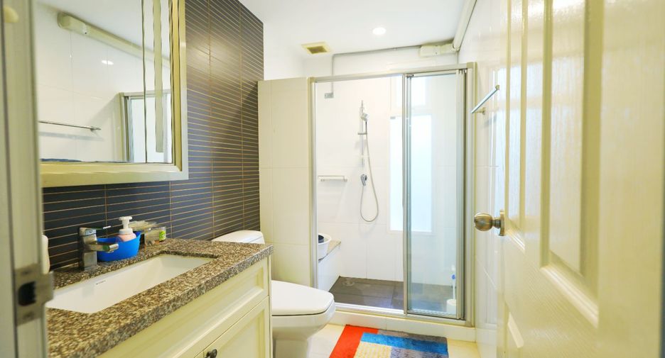 For sale 4 bedrooms house in Pak Kret, Nonthaburi