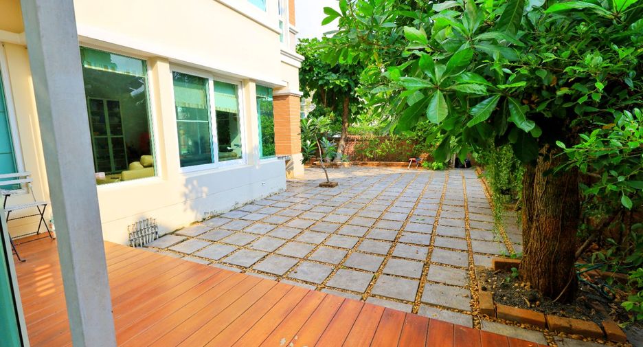 For sale 4 bedrooms house in Pak Kret, Nonthaburi