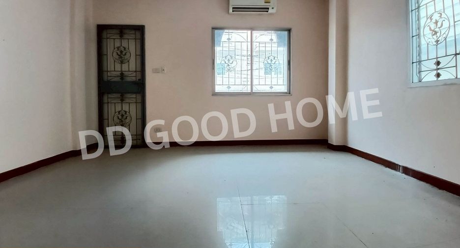 Casa adosada en venta de 2 habitaciones en Mueang Kanchanaburi, Kanchanaburi
