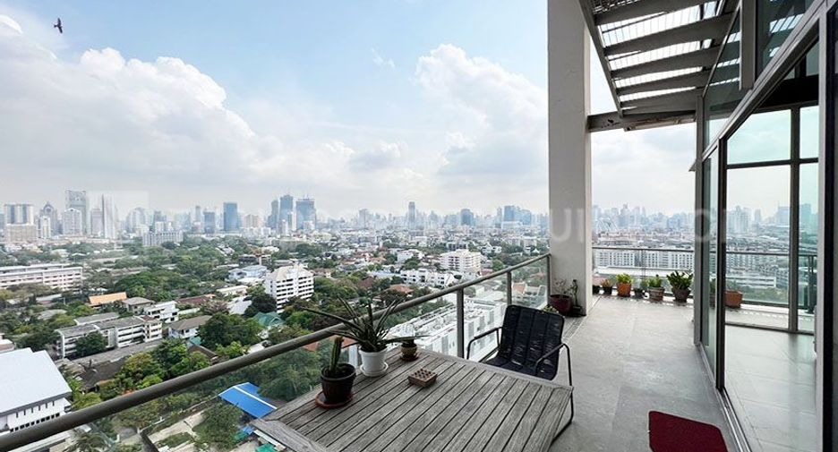 For rent そして for sale studio condo in Yan Nawa, Bangkok