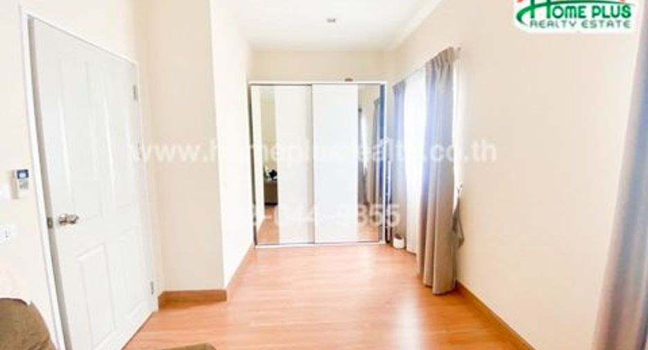 For sale 3 bedrooms townhouse in Lat Phrao, Bangkok